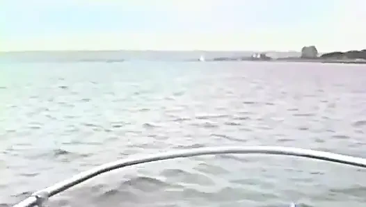 Играю в любительском видео перед групповым развлечением