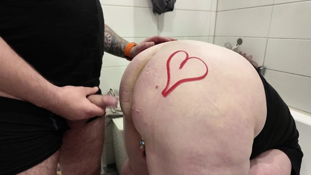 Büyük götlü üvey anne üvey oğlu tarafından sikilmek istiyor! 4k