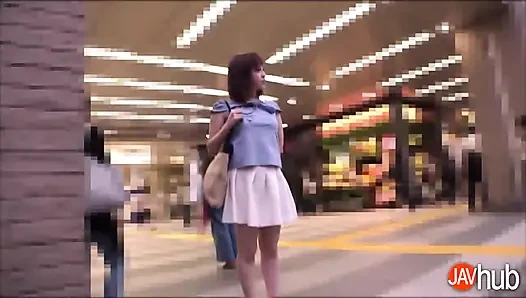 Azgın kanade mizuki arabada amcık yatak odasında sikişiyor