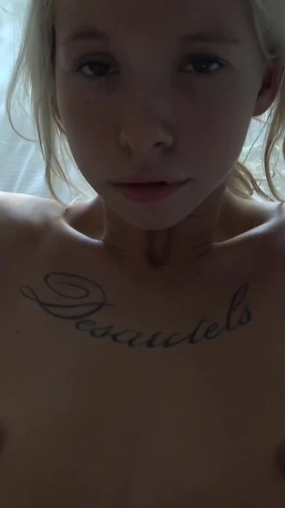 Kenzie просыпается вся отдохнутая и готовая к более горячей сперме