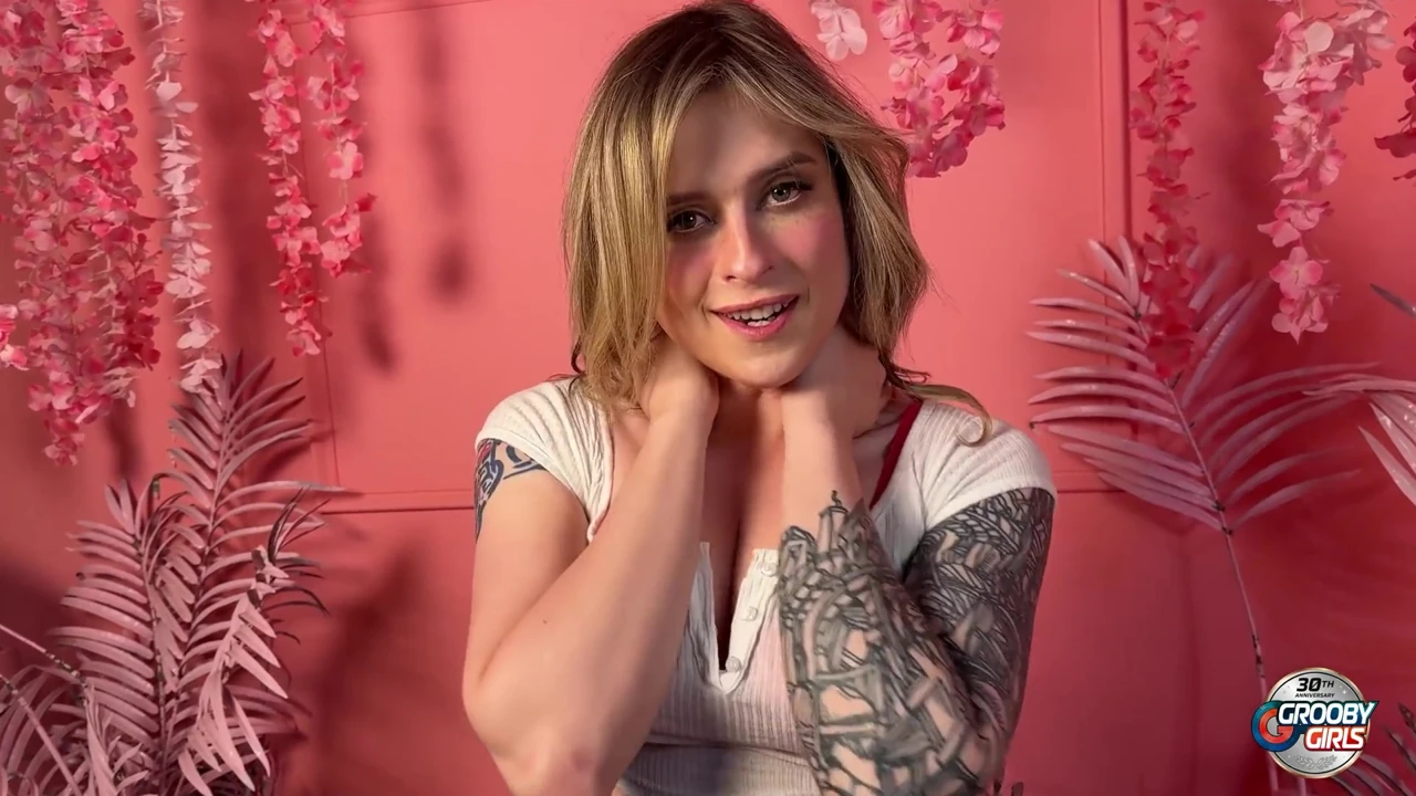 GROOBYGIRLS – My Esme Crush and a Dream Worth Chasing