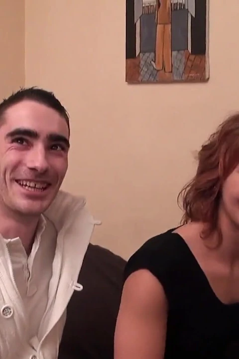 Güzel 19 yaşındaki orospu, kayınbiraderiyle porno çekiyor