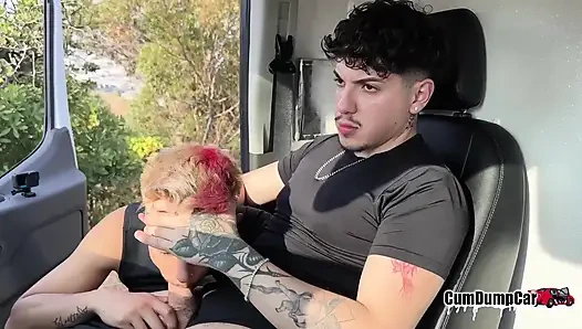 Büyük Sünnetsiz Yarak Emiyor Halka açık Sakso Büyük Döl!