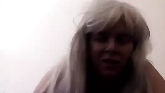 Beni becermek için bir horoz bekliyorum. işte benim çıplak vücudum