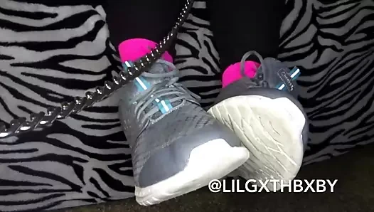 Bratty kız ile terli spor salonu ayak pov