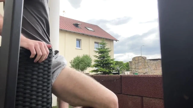 Rus Terasta Penisiyle Oynuyor. Çok Riskli