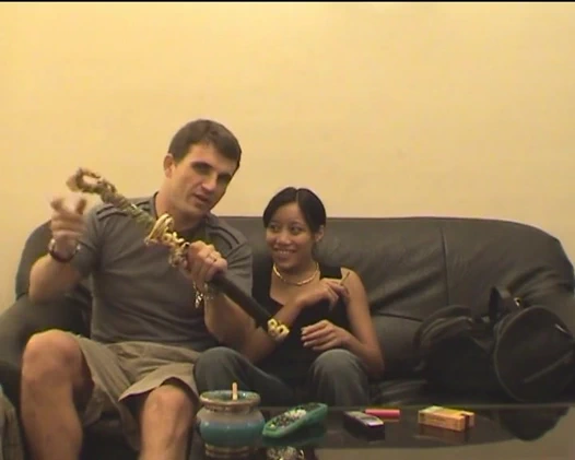 Fransız genç kız kesilmiş amını daha önce hiç olmadığı kadar siktiriyor!