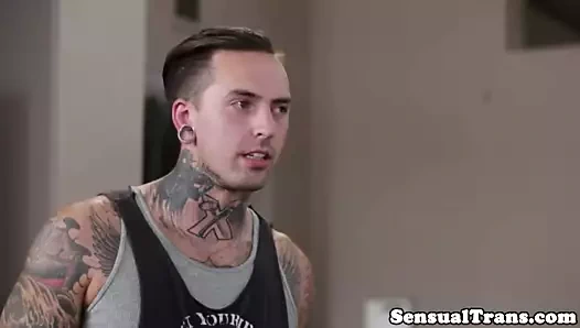 Bigtitted kadın iç çamaşırı tgirl cocksucked sonra seks