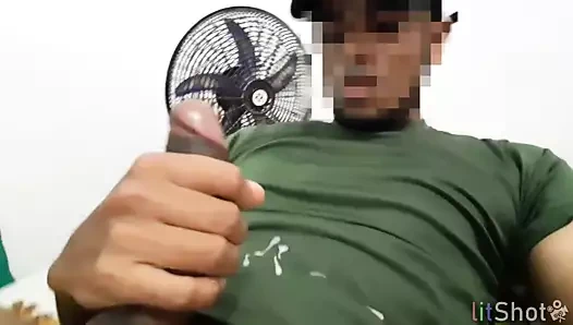 Ateşli çocuk militar, boşalma