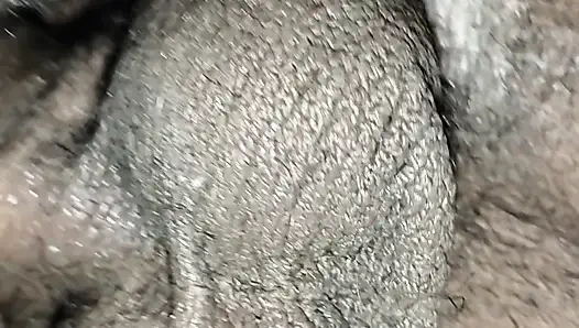 Hintli baldızın götünü tekmeliyor