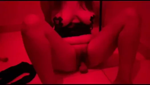 Amatör Asyalı çift ilk kez bdsm deniyor