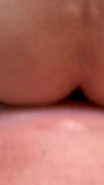 Edepsizce konuşma, göt tokatlama, ağzı açık, bir porno yıldızını anal sikiyor. | Klip 3