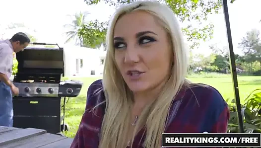 RealityKings - Sneaky Sex - Bambino Jade Amber - Park Bench