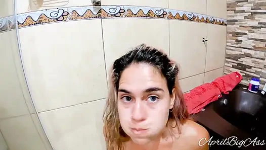 Çiş sarısı içiyor ve döl yutuyor - banyo