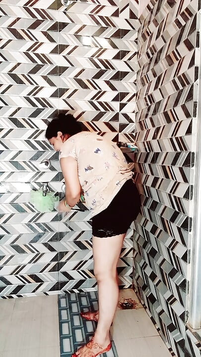 Puja yenge banyo sahnesi desi evli kadın