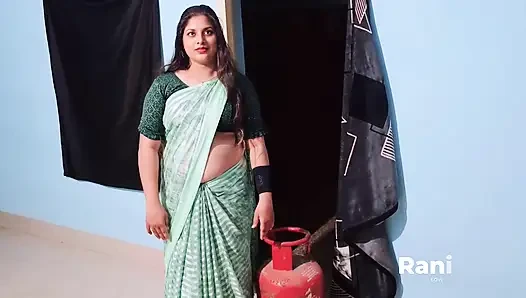 4K Gas Delivery Boy and Lonely Aunty Romance and Sex Secretly at Home