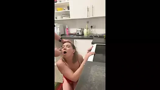 Sıcak sarışın becerdin sert içinde the mutfak