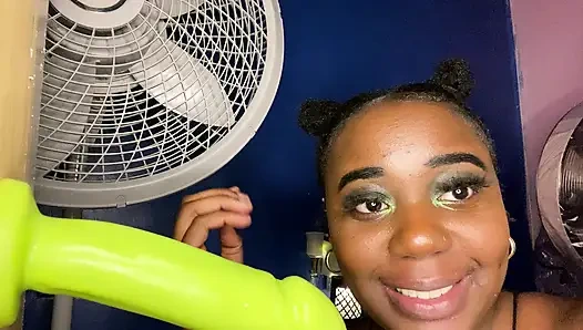 Genç Connecticut vekili taşralı kız yarak emmeyi seviyor ve sakso seansında yer alıyor