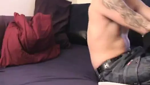 Düz oğlan bradley atıyor kapalı