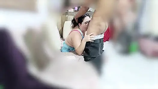 Evli bir fahişeyi gırtlağına kadar alıyor amatör özel iri güzel kadın