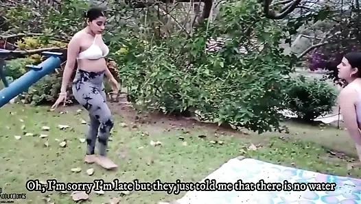 Azgın lezbiyenler yoga yapıyor ve amlarını yalıyor