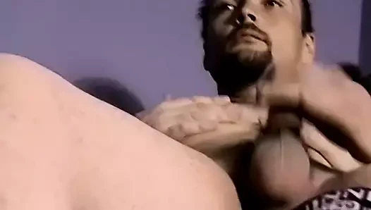 Çirkin sakallı züppe onun kaya sert penis hızlı mastürbasyon