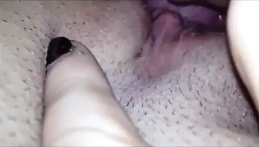 Lesben - rasierte Muschi lecken