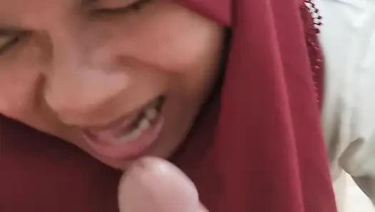 Üvey kız kardeş üvey erkek kardeşine 31 çekmesi için kandırıldı.