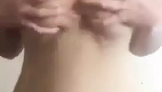 Bana kısa bir klip gönderdi