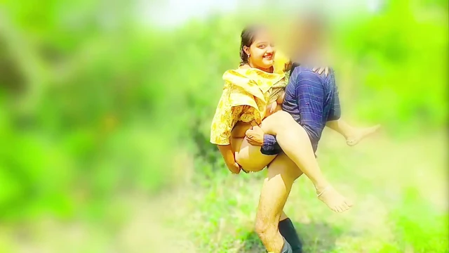 Дези красивая деревенская девушка, секс видео Первый раз на улице, дези местная горячая деревенская девушка тугая киска, бесплатное XXX видео