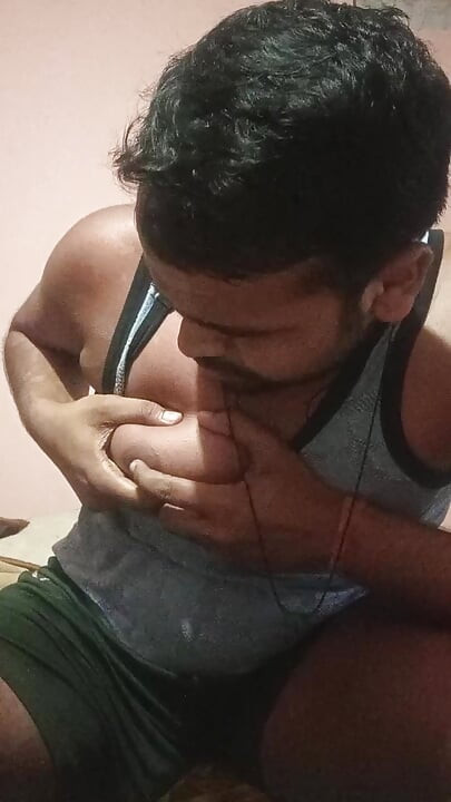 A spoonzy boobs show by Indian Ismart boy Ismaatdeva at very horny way