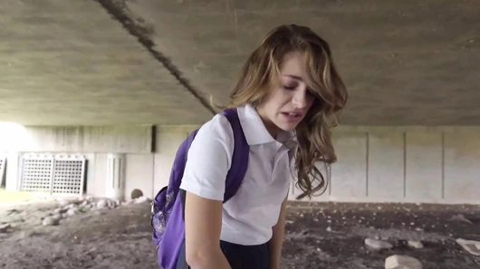 brandi love kimmy granger'a "görelim onun horozunu ne kadar derine çekebileceksin" diyor - s1:e5