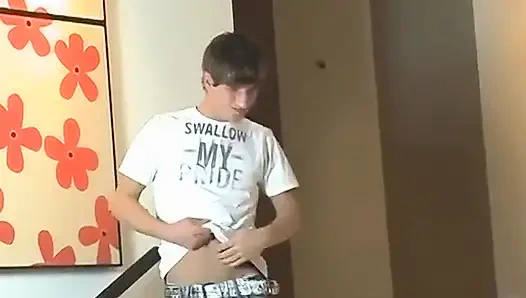 Büyük bir yarağa hizmet ediyor