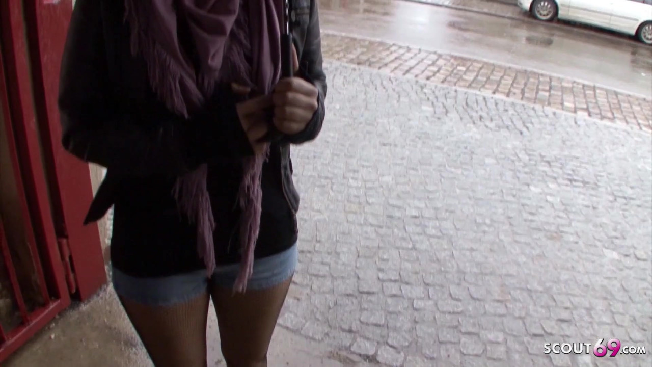 Mature Seduce to Fuck for Cash at Street Casting German