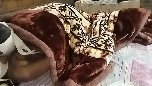 Stepuncle ne teyze ki bur sohbet sohbeti pani nikal diya fhir hardcore chudai kiya teyze khus ho gai