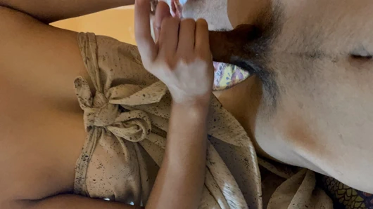 Seksi Hintli kız erkek arkadaşı tarafından sikiliyor