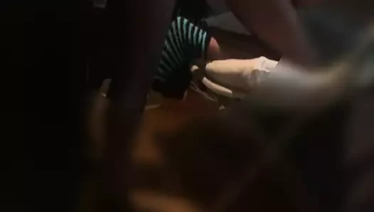 Sert sikilebilmem için eğildim