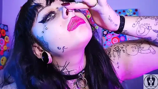 Burun fetişi deedeelove gotik güzellik kızı