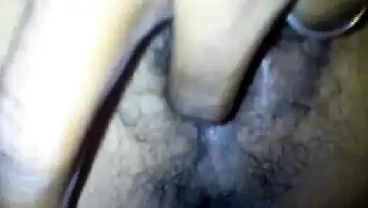 Hintli kız hiary amcığını tek başına mastürbasyonla parmaklıyor