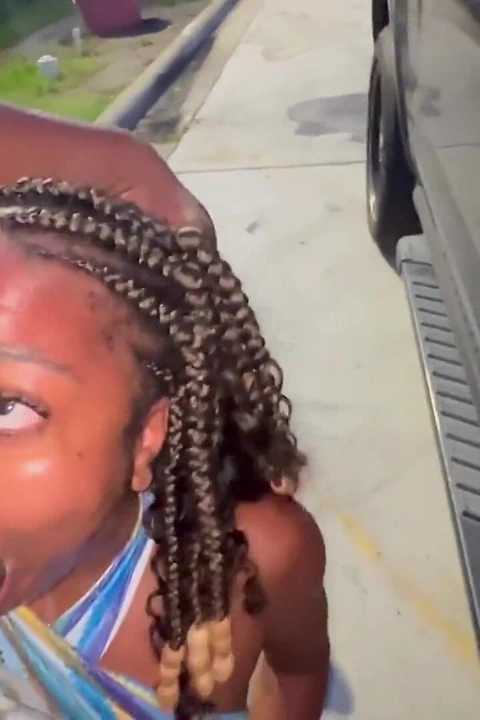 Evli kız ücretsiz kamyon durağı için çok fazla kertenkele gibi otoparkta sikimi emiyor