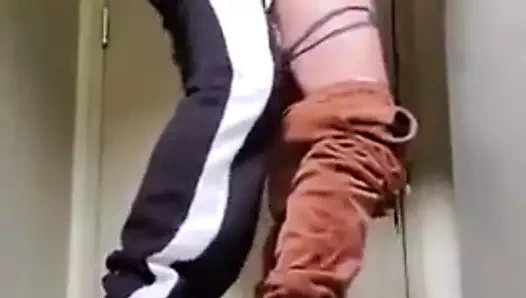 Scopato nei cessi pubblici 7