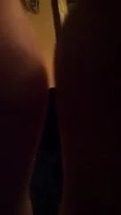 Girl woch muvie i jerk on her soles