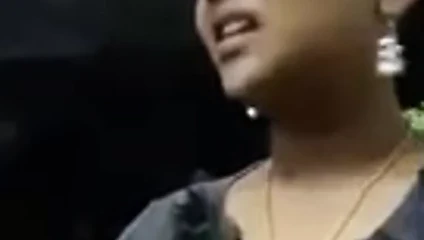 Hintli kız selfies.mp4 yapıyor