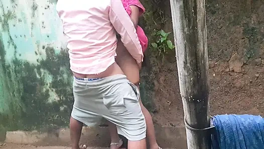 Üvey erkek kardeş Komal'a verdi