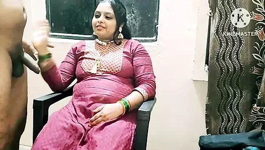 Hintli evli kadın komşu çocuğuna sert