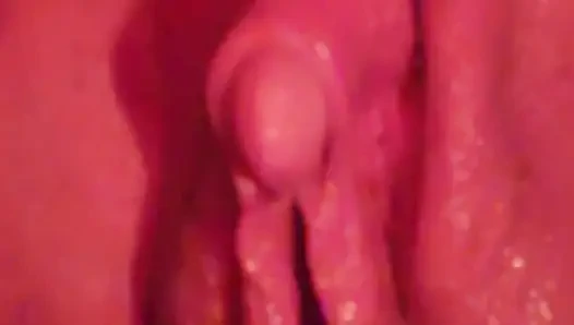 Kaslı kadın büyük zenci fışkırtarak ve edepsizce konuşarak sikiyor