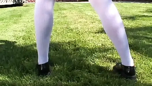 Üniversite üniforması içinde amcık yalayan amcık sikişiyor