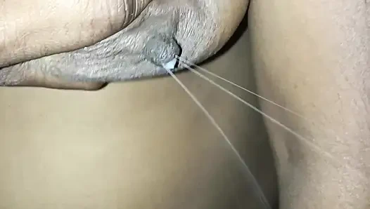 Indian bhabhi ka milk nikala chut bhi chata