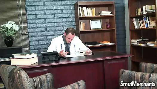 Yaramaz hemşire Nookie