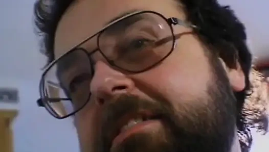 Kocası karısının yabancı tarafından sikilmesini izliyor